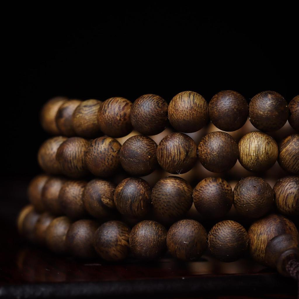 Hochwertiges Natürliches Agarholz 108 Perlen Buddhistisches Armband - Qinan Mehrfachumdrehung Geschäftsgeschenk in Luxuriöser Geschenkbox