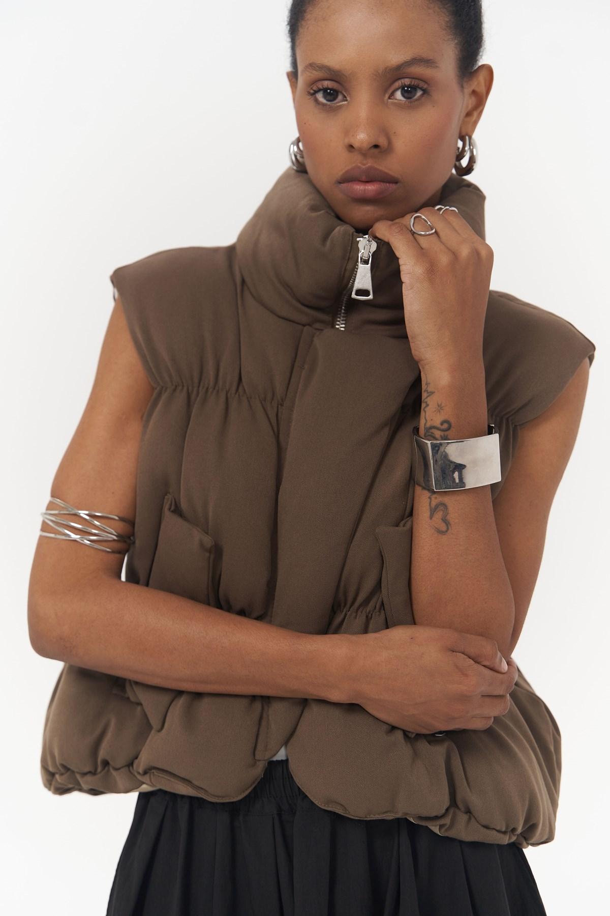 

2683 - Жилет кольору хакі Laila Puffer M/L хакі