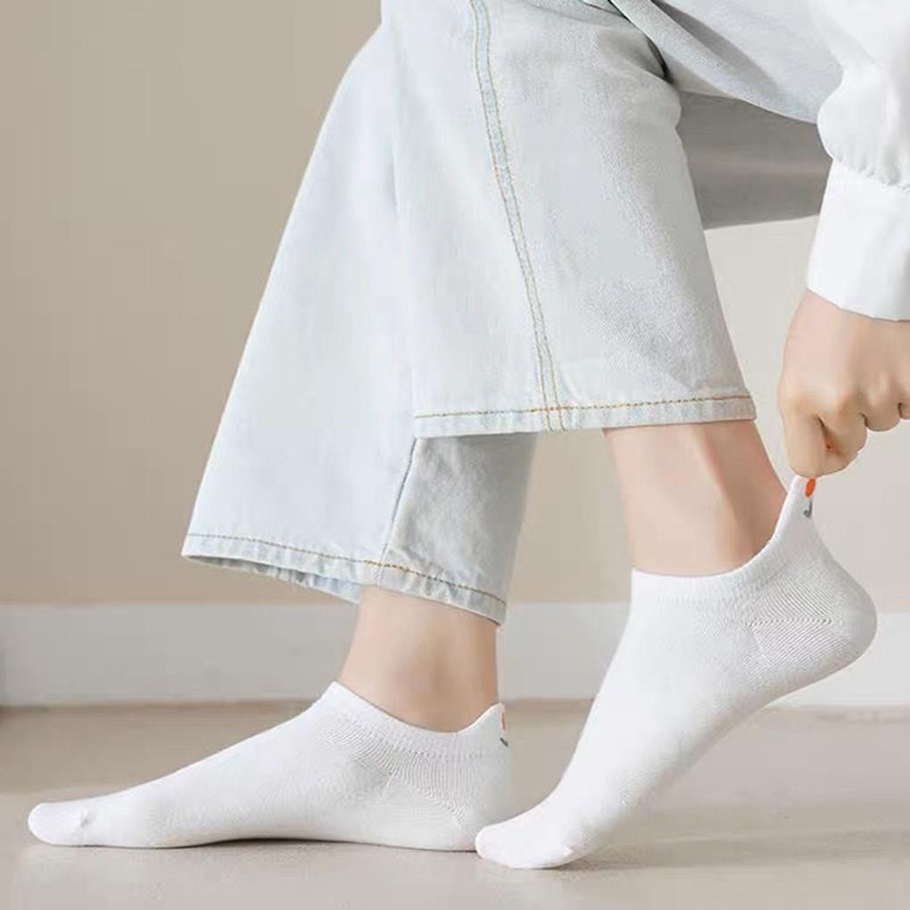 5 Pairs of Women's Embroidered Point Sneaker Socks