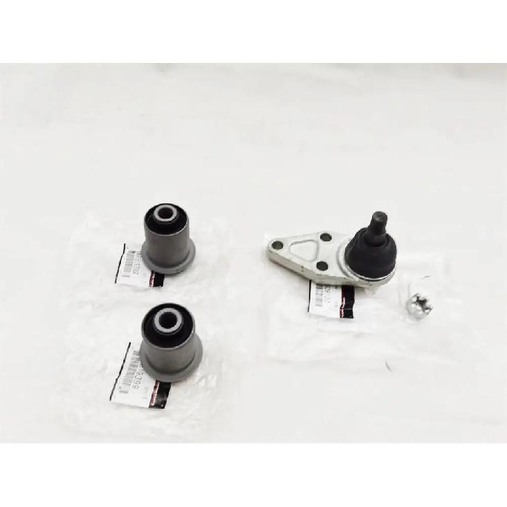 1PCS Rear Suspension Upper Swing Arm Rubber Sleeve Ball Joint For Pajero Montero Shogun V73W V77W V93W V97W MR519399 MR508130