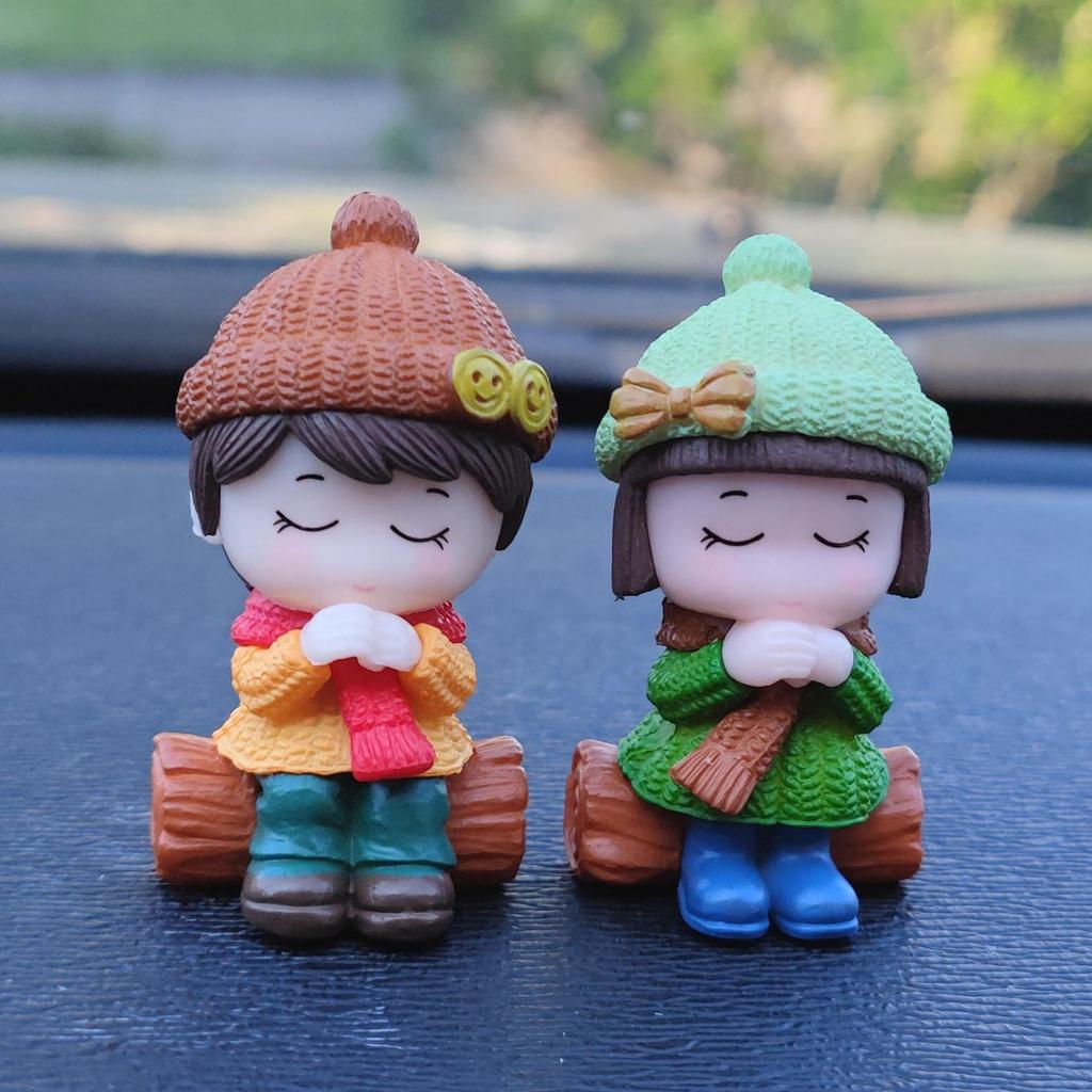 Cute Couple Figurines: Cartoon Car Décor & DIY Accessories