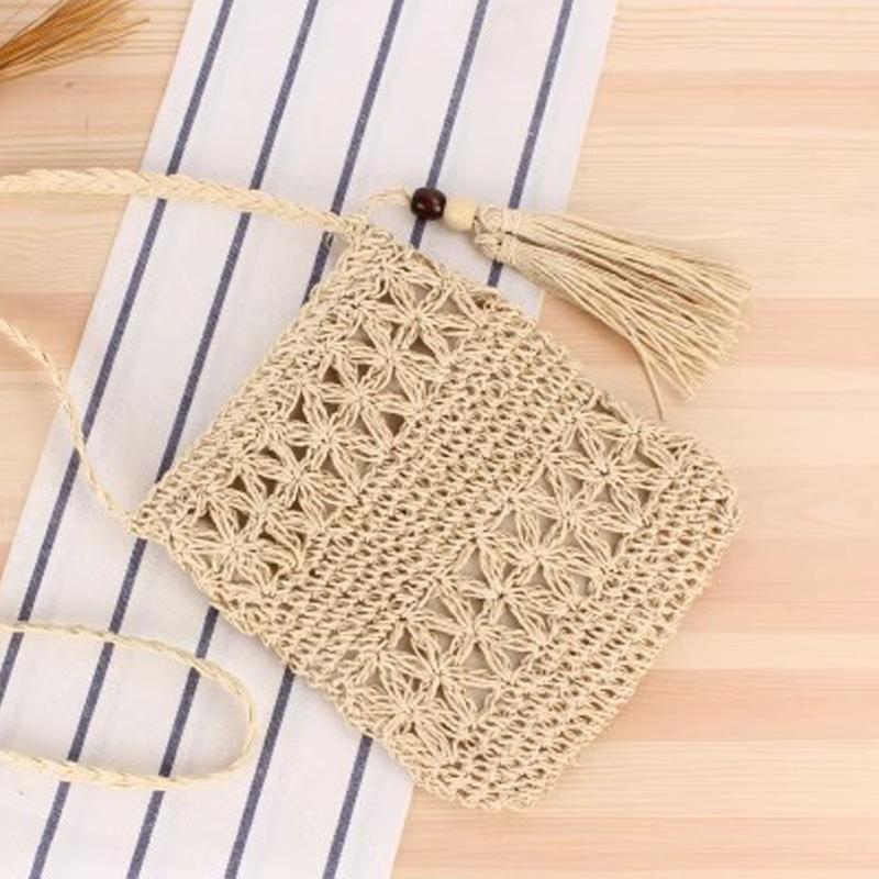 Straw Weaving Shoulder Bags for Women Tassel Beach Crossbody Bag Messenger Bag