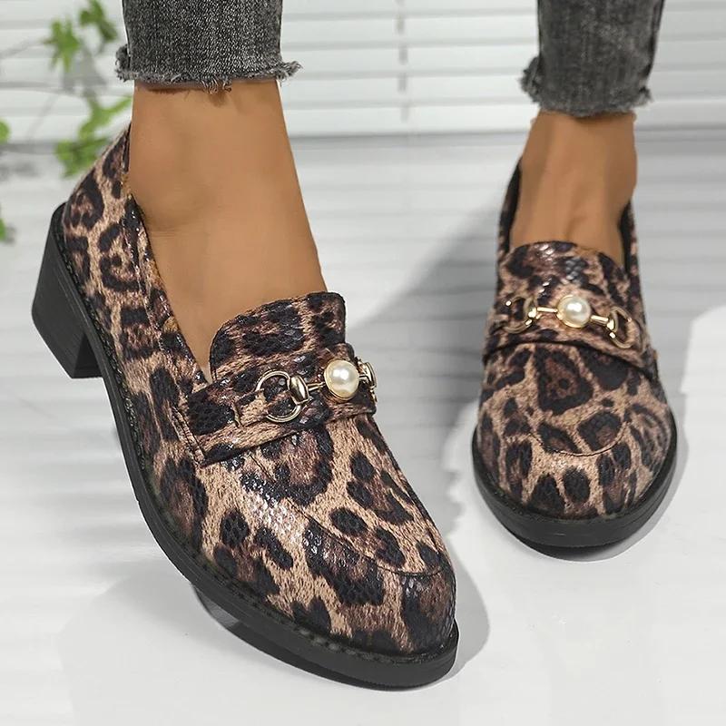 Spring New Leopard Printed Women Loafers Fashion Pearl Decor Thick Heel Ladies Shoes Pu Leather Big Size Office Shoes