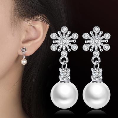 Silver-plated Snowflake Stud Earrings Femininity Fashion Versatile Earrings Earrings Women's Ear Jewelry