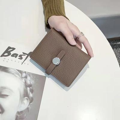 Yeni Marka Tasarım Kadın Cüzdanları Hakiki Deri Kısa Cüzdan Moda Toka 2 Katlı Cüzdan Dana Derisi Çanta Kartlık