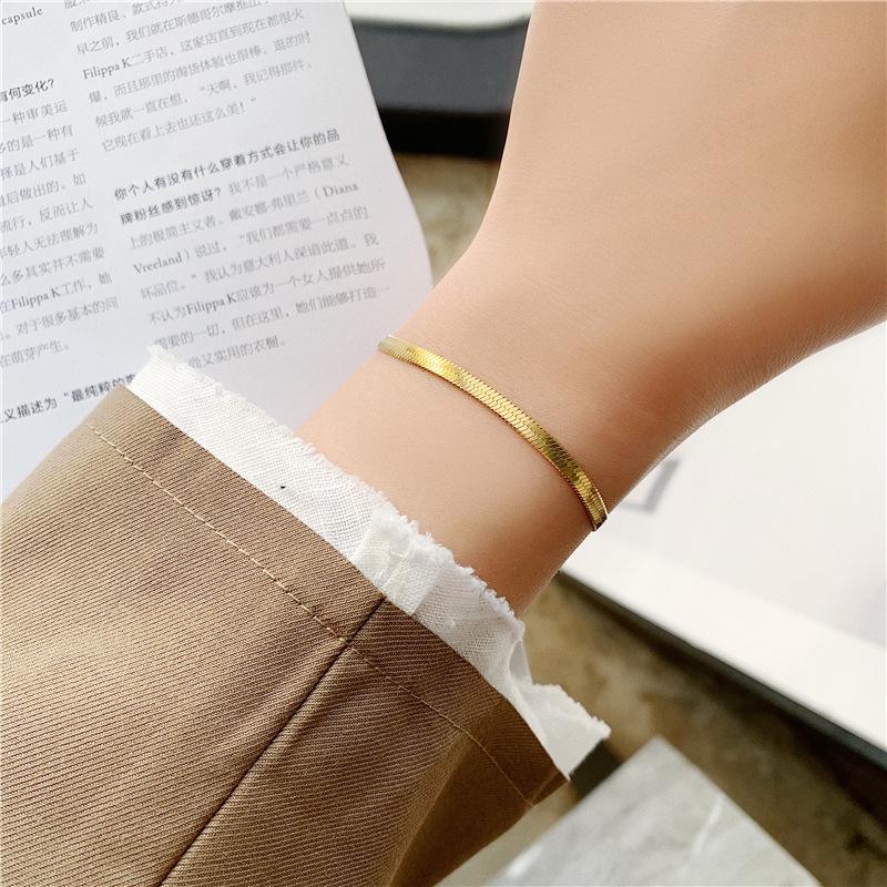 Trendy European & American Minimalist Gold Snake Chain Bracelet for Women in Titanium Steel
