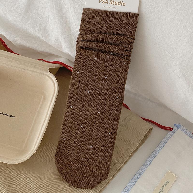 Chaussettes mi-mollet d'automne et d'hiver pour femmes à pois chaussettes pour femmes chaussettes en pile sans couture chaussettes en coton