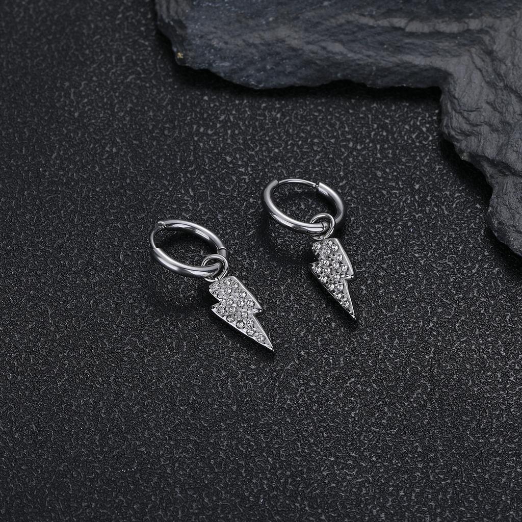 European and American New Lightning Earrings Women's High-end Niche Earrings A Versatile Hip-hop Lightning Diamond Earrings Men 2026