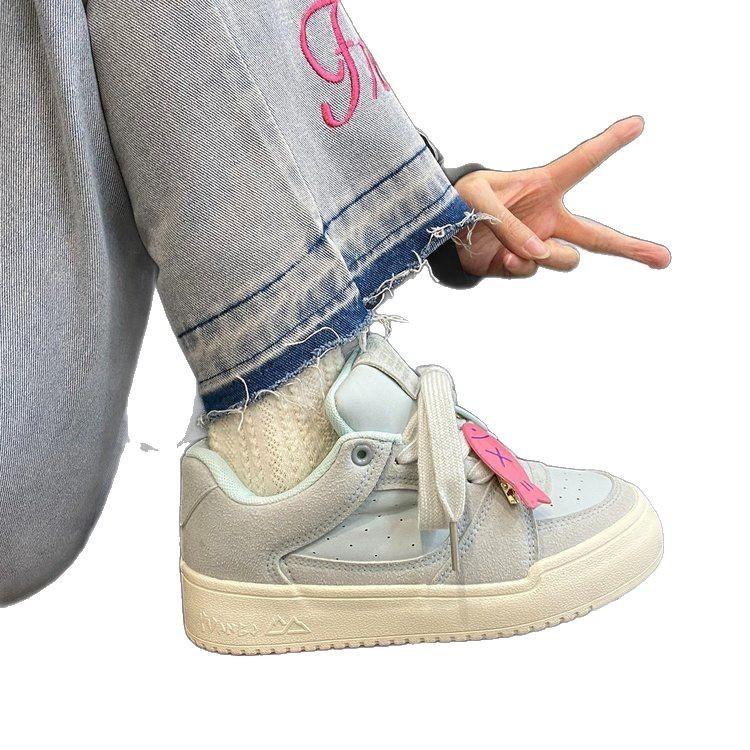 Guochao niche original small fish bread shoes women's 2026 spring new thick-soled leather surface white shoes board shoes