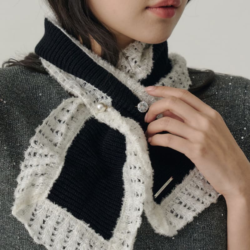 SORRY TOO MUCH LOVE Wool Crochet Knit Lace Muffler_Black