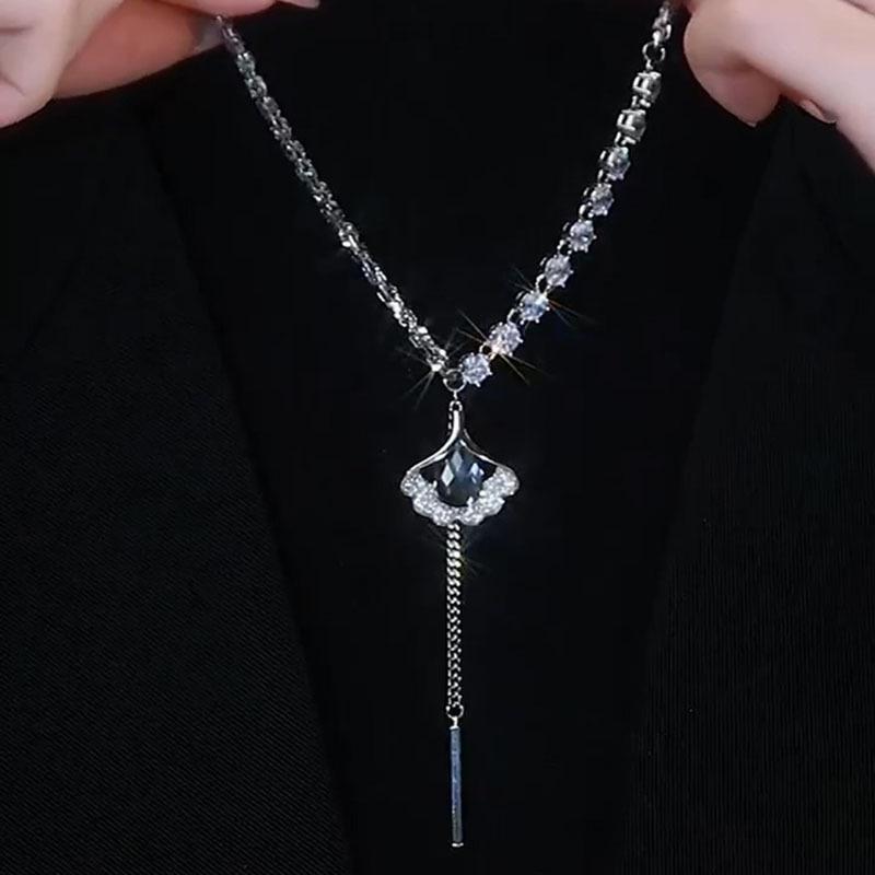 Eleganter Ginkgoblatt-Anhänger für Frauen – 2024 Trendige Schlüsselbeinkette