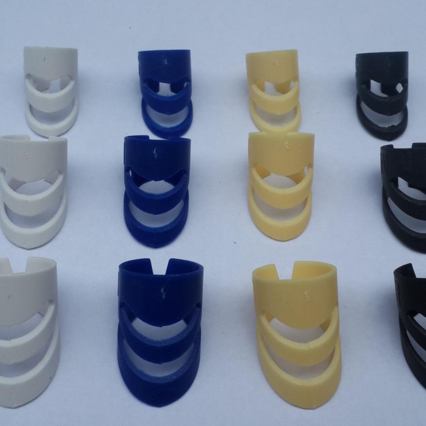 Debi er Alaska Style Guitar Finger Pick Sleeve White M