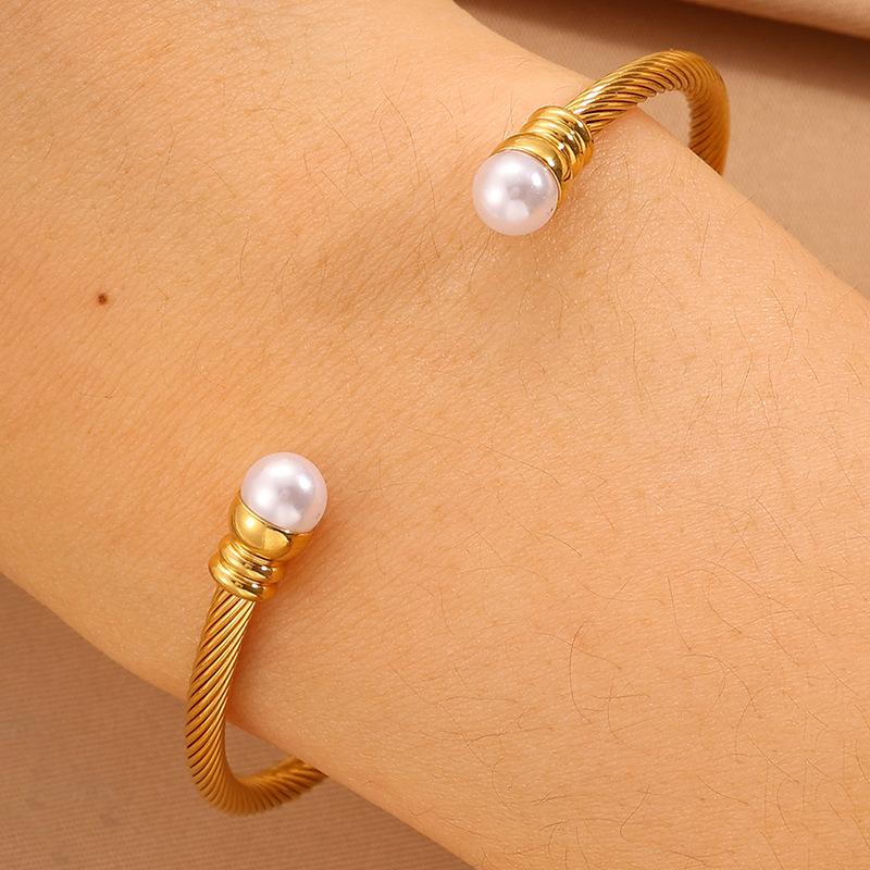 Personalized Pearl Light Bulb Opening Steel Wire Stainless Steel , European and American Simple Design, Gold for Girlfriends