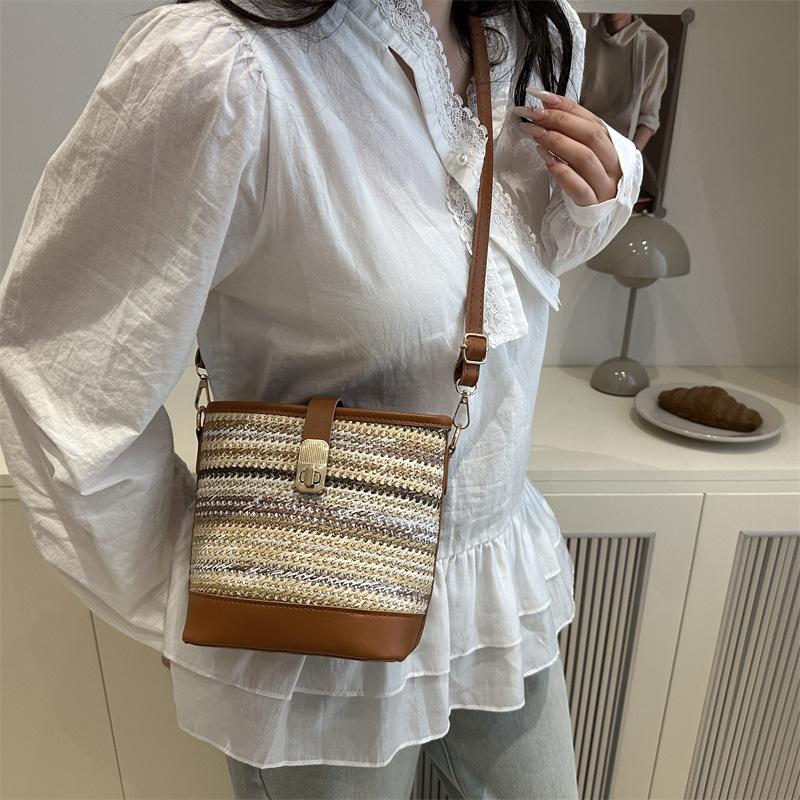 2025 New Literary and Artistic Splicing Contrasting Color Straw Woven Bag Women's High-end Texture Fashion Handbag Foreign Style Messenger