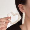 Orecchini a Cerchio Cuore in Peluche Bianco Dolci Coreani per Donna Orecchini Esagerati a Forma di C Gioielli Regalo per Matrimonio Festa