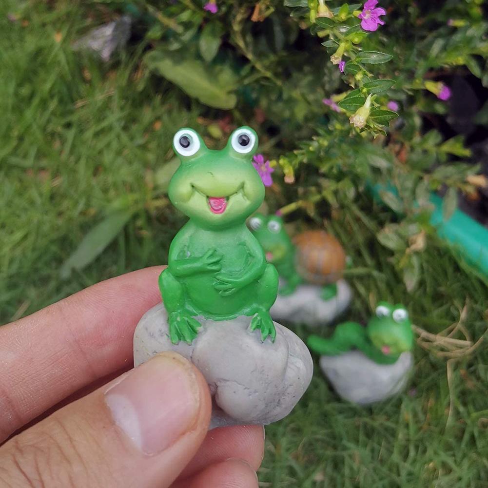 садовые фигуры черепахи лягушка. гусеница лягушка. гусеница лягушка. необычные гусеницы. листья гусеница лягушка.