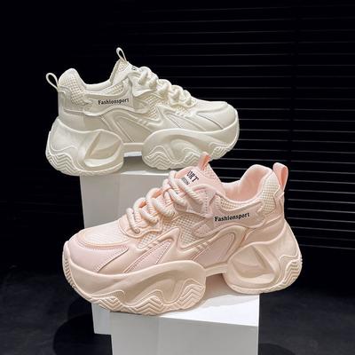 Sportschuhe mit dicker Sohle 2024 neue Damen-Laufschuhe mit hohlem, atmungsaktivem Design, modische Freizeitschuhe mit innerer Höhenvergrößerung