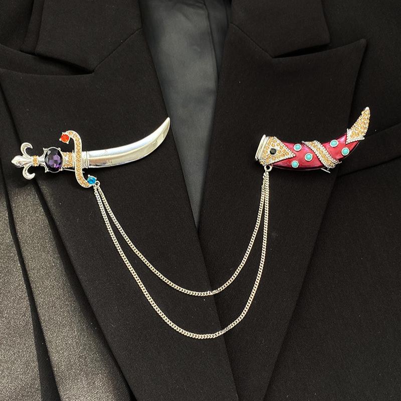 Vintage Palace Style Curved Dagger Brooch with Rhinestones Luxurious Fashion Jewelry Accessory