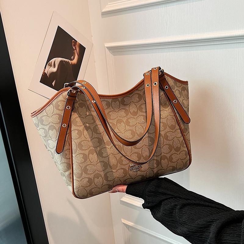 

Large capacity women s bag trend versatile shoulder bag printing fashion retro casual tote bag tide 29cm*45cm*15cm коричневий