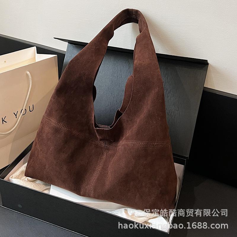 Autumn and Winter Large-capacity Commuting Shoulder Bag Women's 2025 New Retro Underarm Tote Bag Premium Sense
