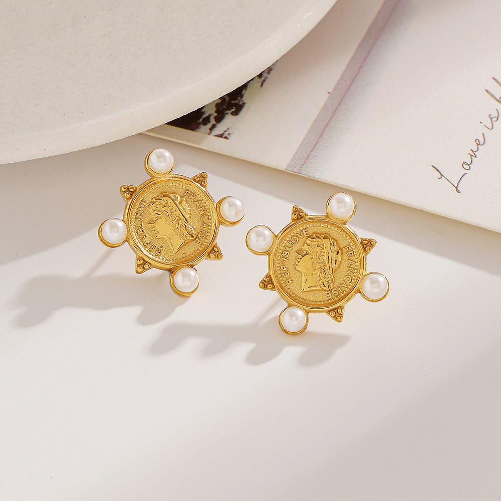 Ying Tai High Polish 18K Gold Queen Portrait Retro Stud Earrings - Stainless Titanium Steel, Fade-Resistant.