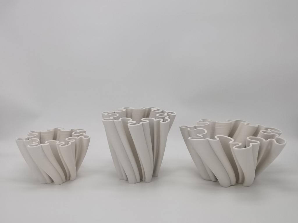 Modern Artificial Flowers Decorative Floral Arrangement Desk Decoration Flower Bud Shape Vases Creative Wrinkled Ceramic Vase