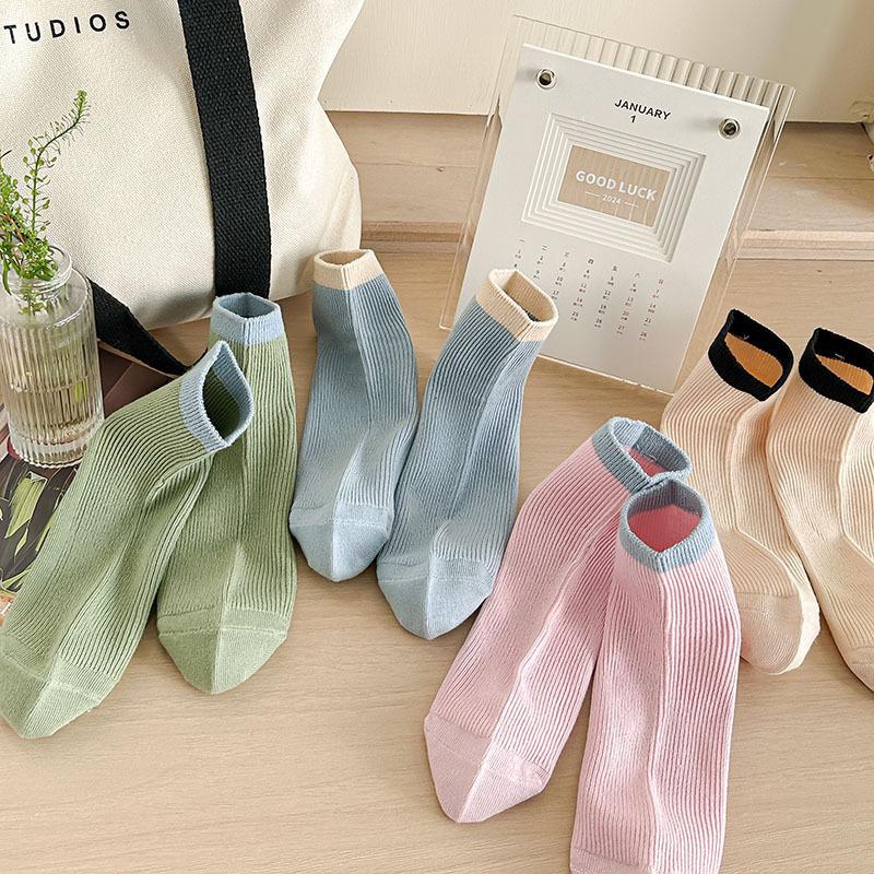 Femme Printemps Été Nouvelle Tendance Style Tout Confortable Vertical Bouche Aiguille Double Couleur Tube Court Chaussettes Coton