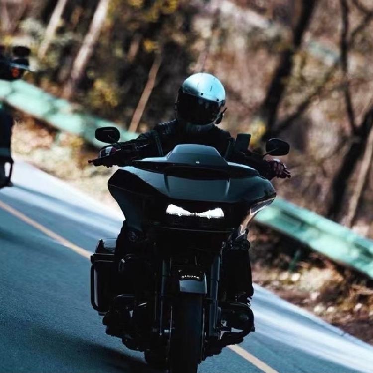 Motorcycle Upper Tip Cover Headlamp Eyebrow Sticker for Road CVO Glides 15-20