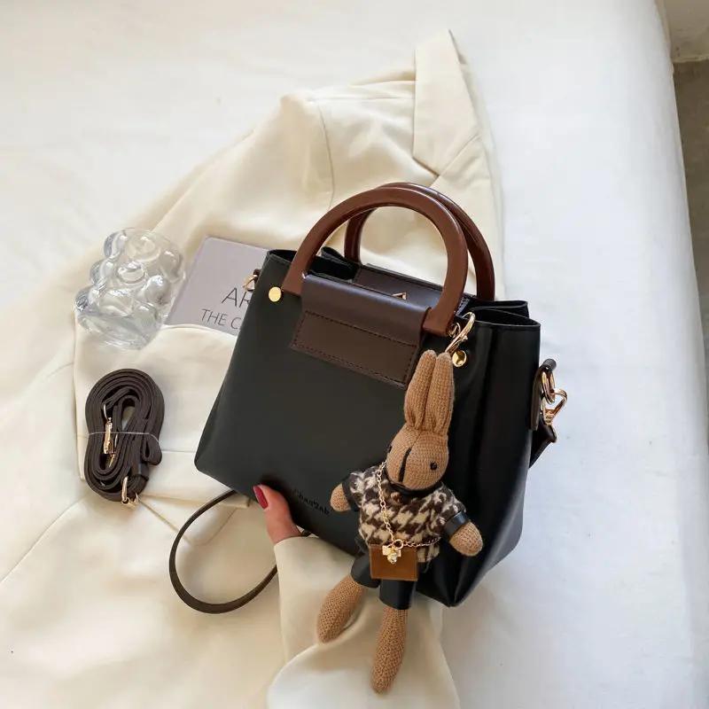 

Женские сумки с подвеской в виде кролика, однотонная модная сумка для женщин, сумка-мессенджер, портативная ручная сумка-ведро