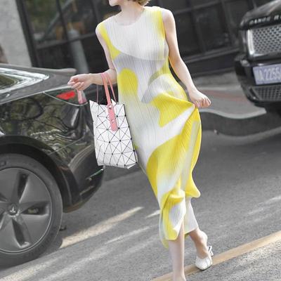 Frühling/Sommer Mittellanges Kleid Neuer Farbblock Farbkontrast Temperament Farbverlauf Rundhalsausschnitt Plissierter Tanktop-Rock