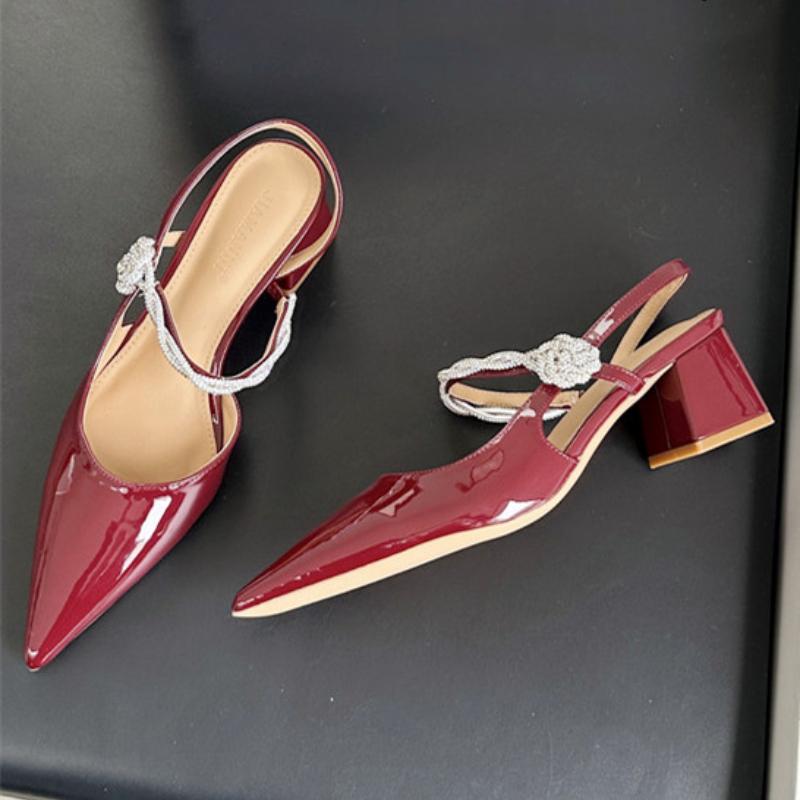 Fashion Luxury Rhinestone Flower Women Sandals High Quality Pointed Toe Patent Leather Square Heel Designer Shoes Fashion Women Shoes