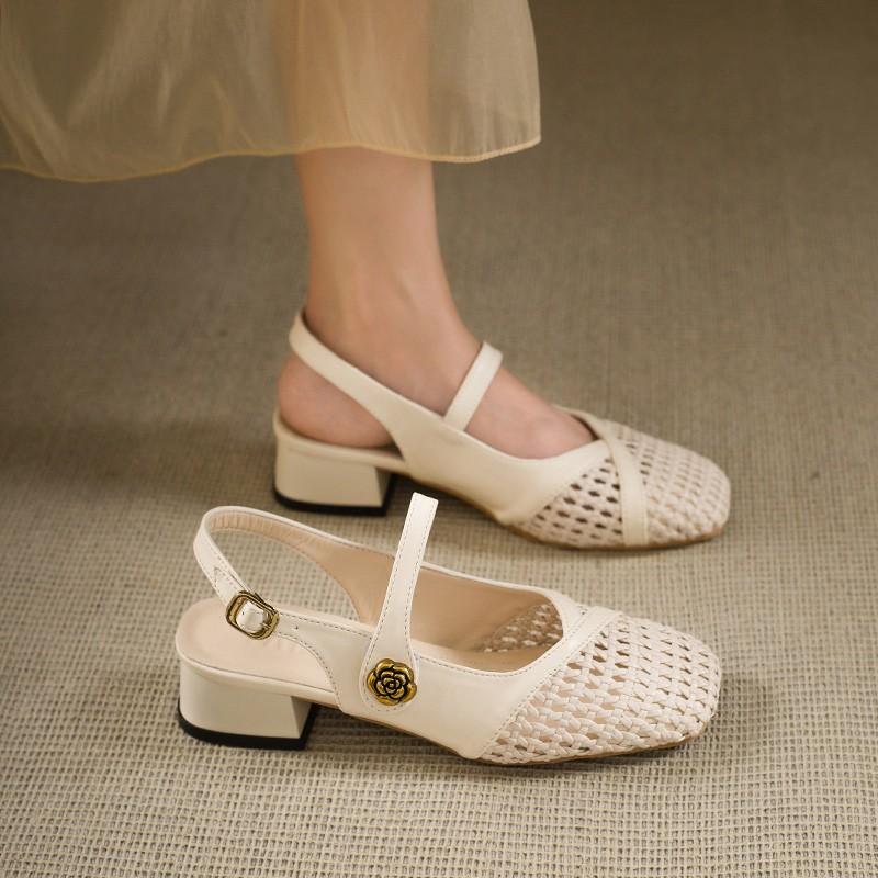 Internet Celebrities with the Same Versatile Niche Square Head Woven Camellia Sandals Women's Summer French Retro Thick Heel Bag Head Sandals