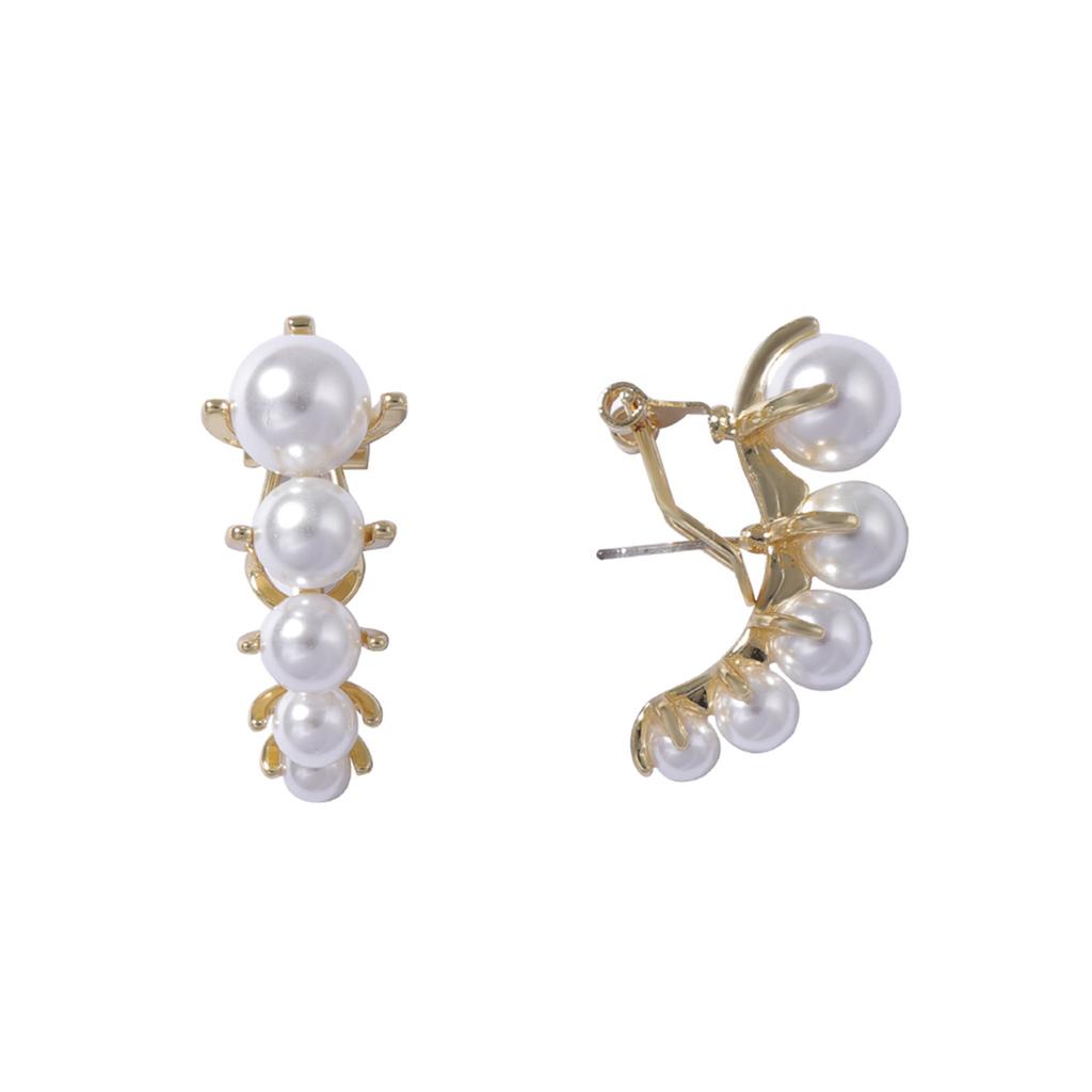 French niche high-end design sense A row of ear buckle imitation pearl earrings Simple and versatile daily commuter women