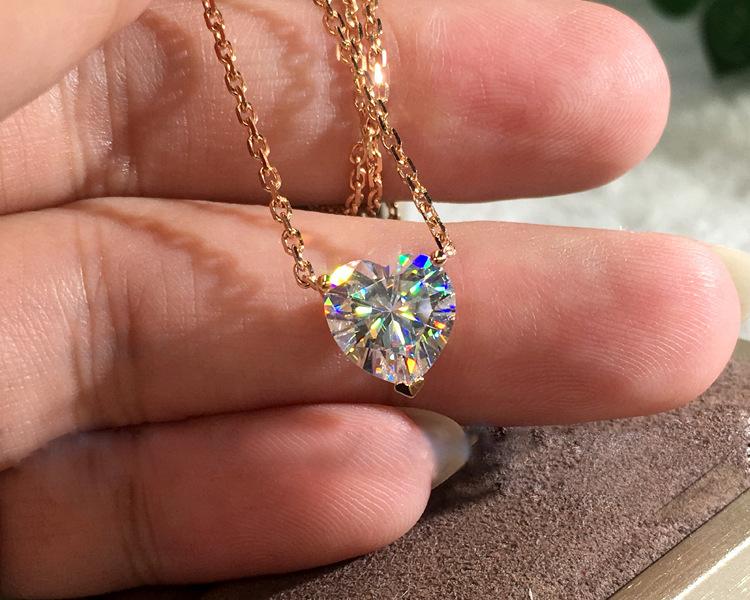 Electroplated Rose Gold White Moissanite Love 3 Carat Simulation Diamond Fresh Simple Collarbone Chain Pendant Necklace