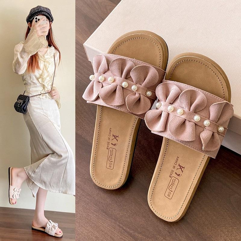 Flat-bottomed one-word drag shoes for women's summer wear, new with skirt, soft-soled casual beach sandals