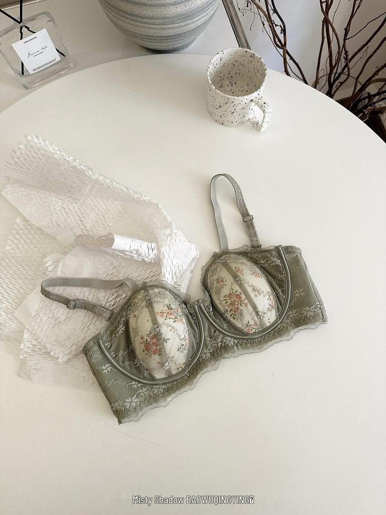 French Lace Ultra-Thin Rabbit Ear Strapless Bra: Sexy, Anti-Sagging Women's Lingerie with Soft Support.