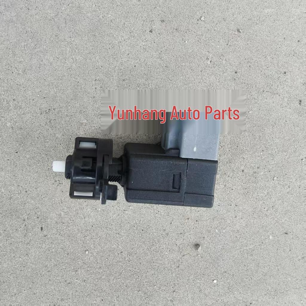 Brake Light Switch 93810-3S000 for Hyundai Elantra & Kia Optima.