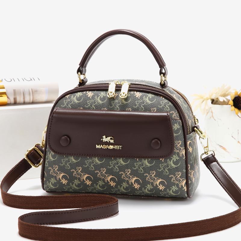 Bag women's simple fashion messenger 2025 new portable shoulder small square bag practical women's large capacity