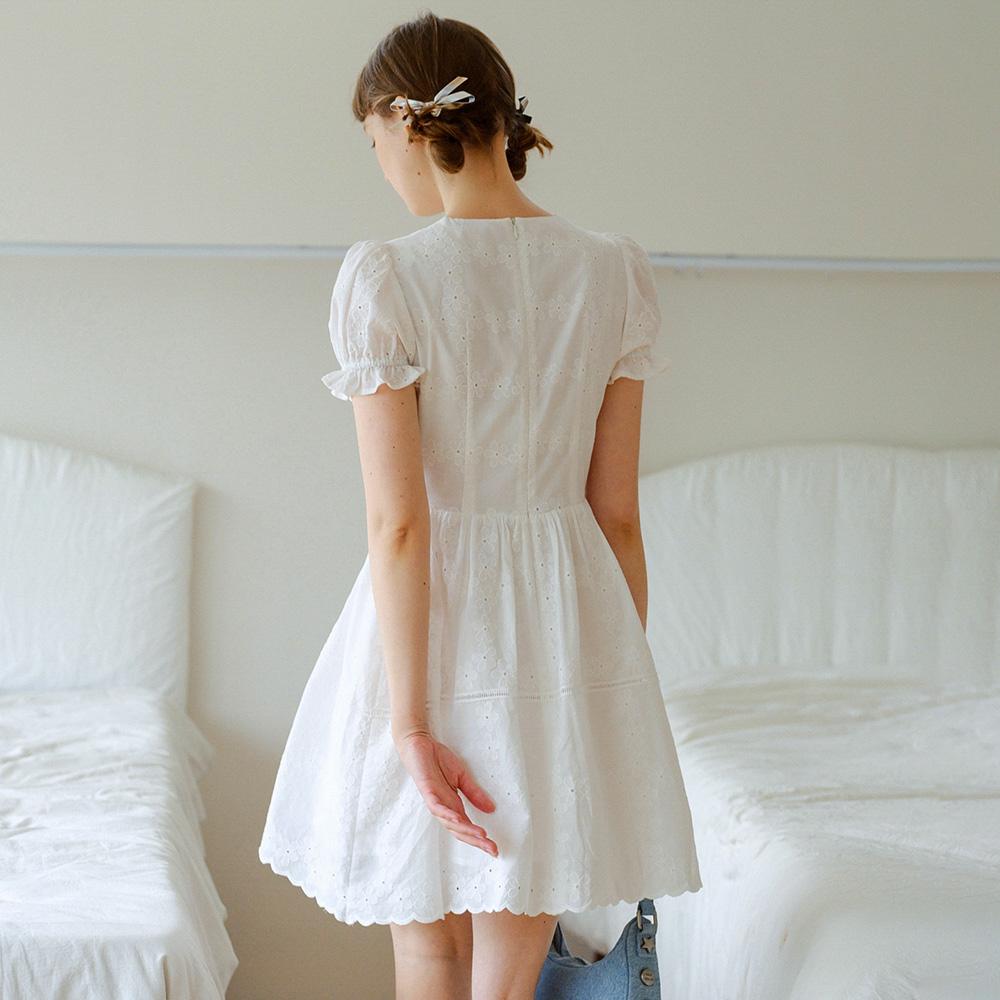 Deondeulob Dd_Embroidery V-Neck Mini Dress