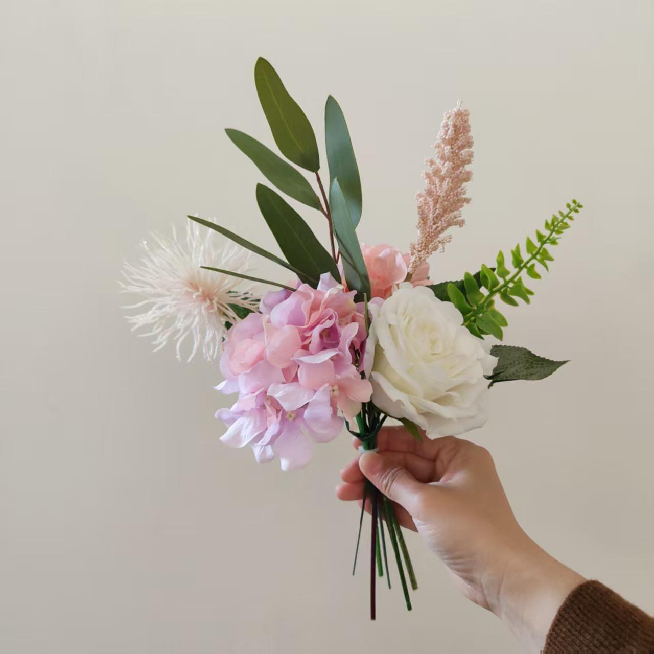 

M436 Silk Flower Bouquet for Wedding and Photography Decor