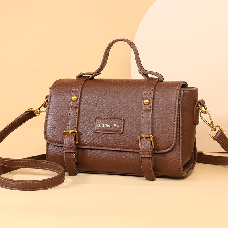 

Retro Chic Boston Bag: Elegant, Versatile Shoulder & Handbag for Women коричневый