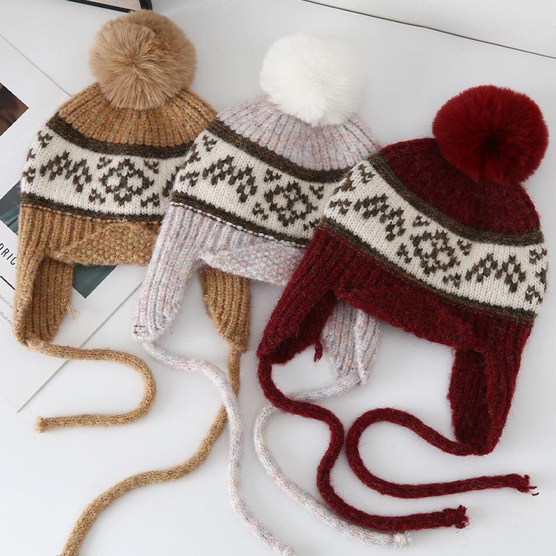 Retro Knitted Autumn and Winter Warm Ear Protection Lei Feng Hat Shows a Small Face, New Wool Knitted Pullover Cold Hat