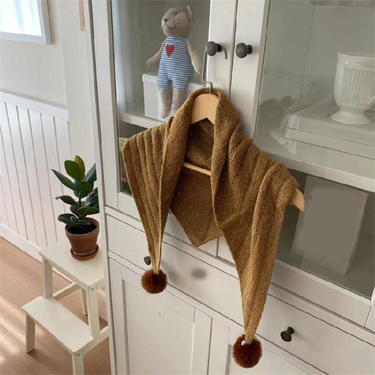 Warm Pompoms Shawl for Home Office Shirt Decoration Multifunctional Shawl Wrap for Outdoor Leisure Wear Shoulder Wrap