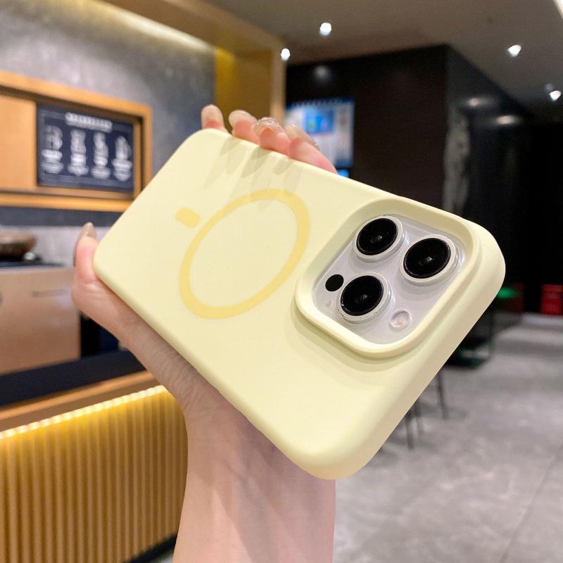 17 Pro Max Liquid Silicone Magnetic Phone Case, Full Coverage, Anti-Drop, High-End Protective Cover for Apple 17.