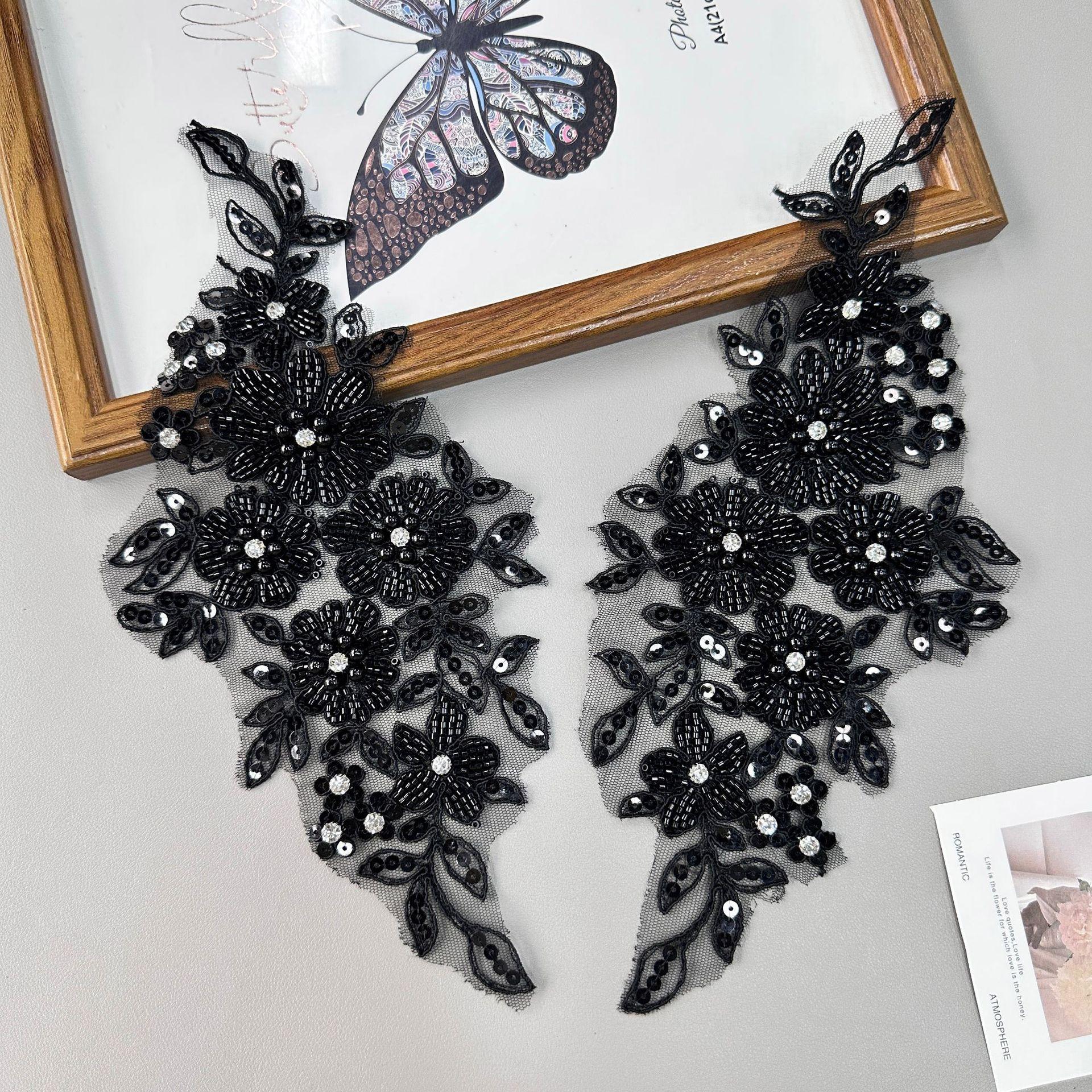 

Тяжелая промышленность Бисером Пайетки Трехмерная Цветочная Аппликация Одежда Платье Свадебное Украшение Аксессуары для Воротника Спереди Тканевая Наклейка H6015-2 A pair of black beaded diamonds