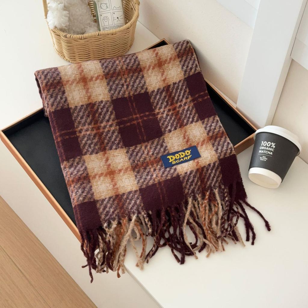 Korean version of the new plaid scarf women's autumn and winter atmosphere thickened warm retro imitation cashmere cold-proof scarf