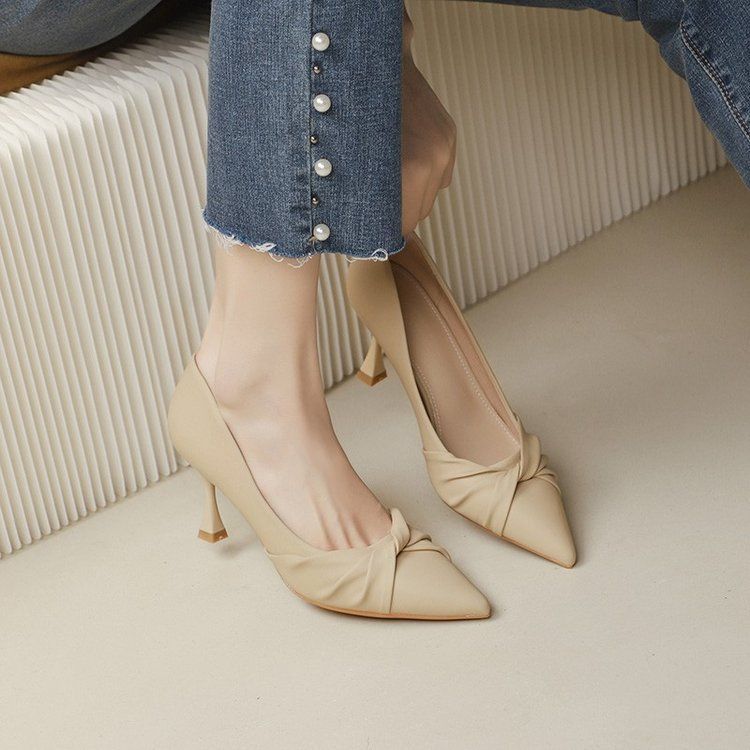 

2025 новые бежевые туфли на высоком каблуке женские тонкие каблуки туфли для официальных мероприятий маленький каблук остроносые с открытым вырезом черные одинарные туфли 39 хаки