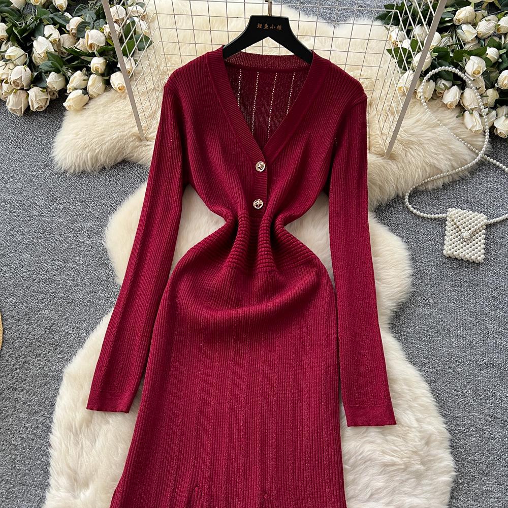 Celebrity niche high-end V-neck two-button long-sleeved waist-closed knitted dress women's autumn inner sweater long dress