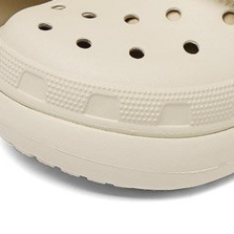 Choose 1 Of 2 Types Of Crocs Forever Crush