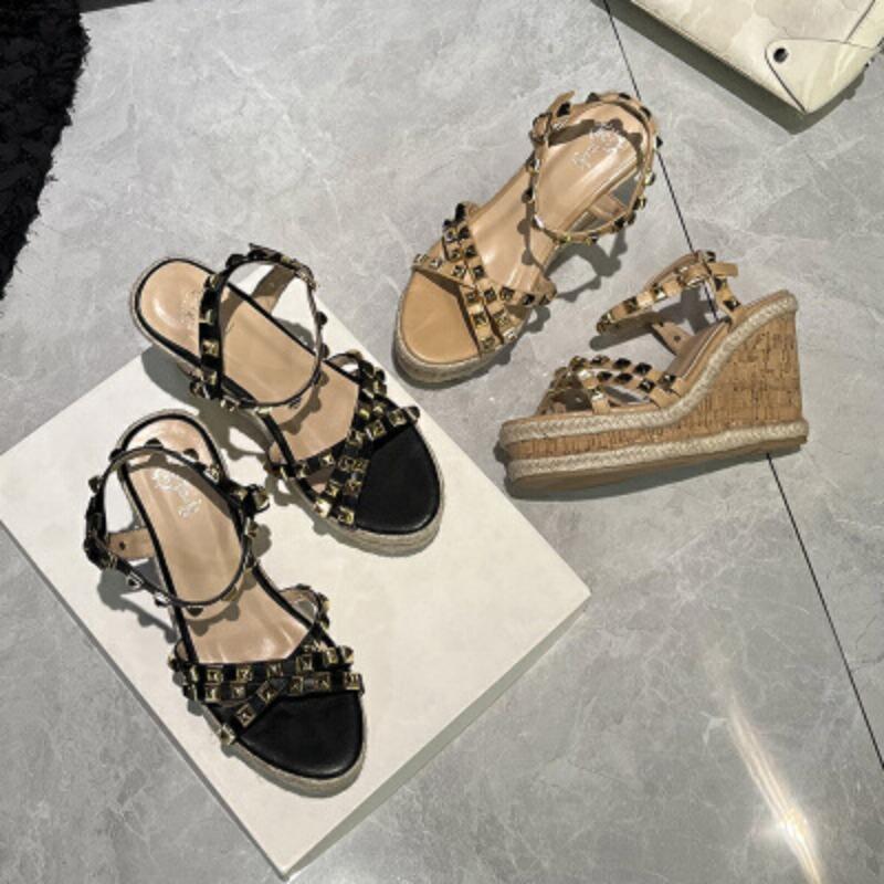 One-word sandals, new super soft glossy straps, waterproof table, super high rivets, women's high-heeled wedge sandals.